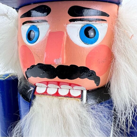 Vintage Classic Erzgebirge 11" Wooden Soldier Nutcracker Made In Germany - Picture 7 of 11